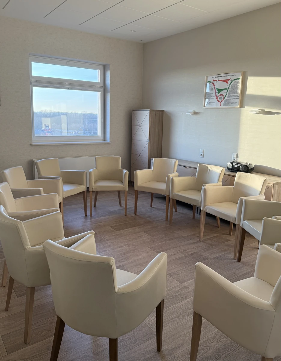 Warszawska  Akademia Medyczna Nauk Stosowanych - 1