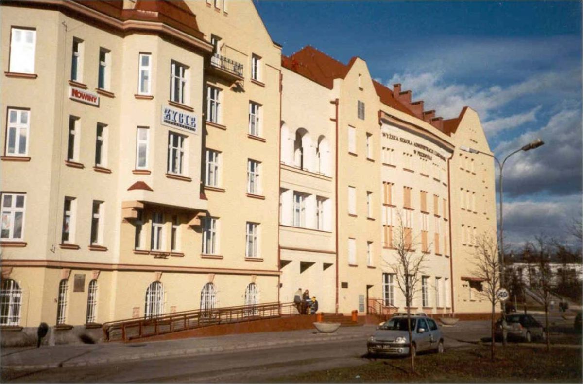 2000 Dom Robotniczy, czyli dawne kino Bałtyk - siedziba WSPiA 1