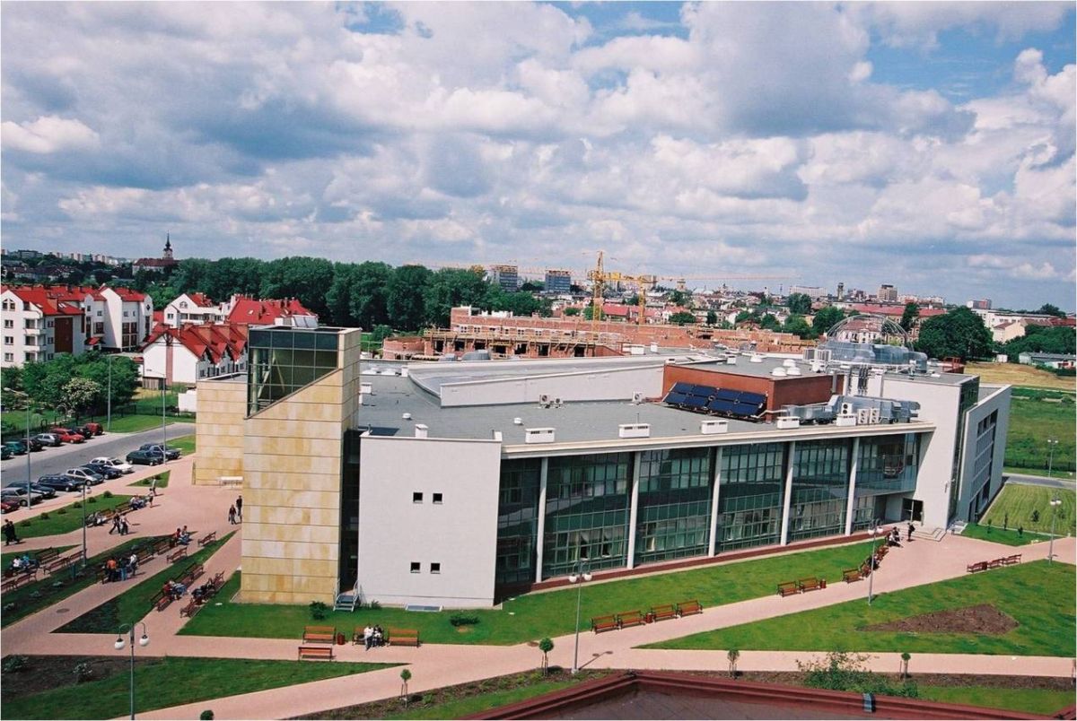2003 Nowy budynek Zamiejscowego Wydziału Prawa i Administracji w Rzeszowie przy ul. Cegielnianej 14