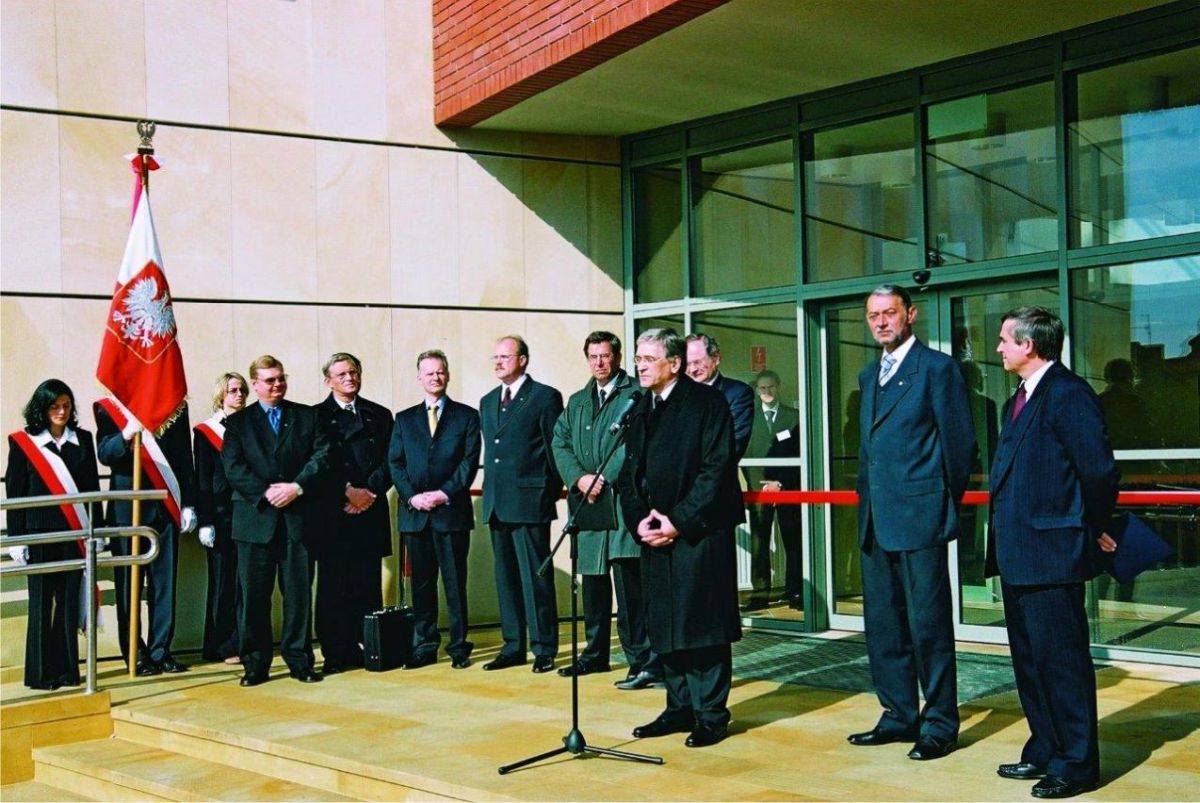 2003 Uroczyste otwarcie nowej siedziby Zamiejscowego Wydziału Prawa i Administracji w Rzeszowie przy ul. Cegielnianej 14.