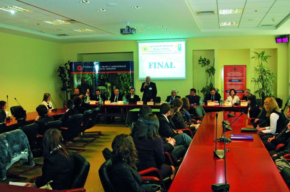 2009 WSPiA wraz z Podkarpackim Kuratorem Oświaty organizuje I Edycję Ogólnopolskiej Olimpiady Wiedzy o Prawie pod patronatem Ministra Sprawiedliwości