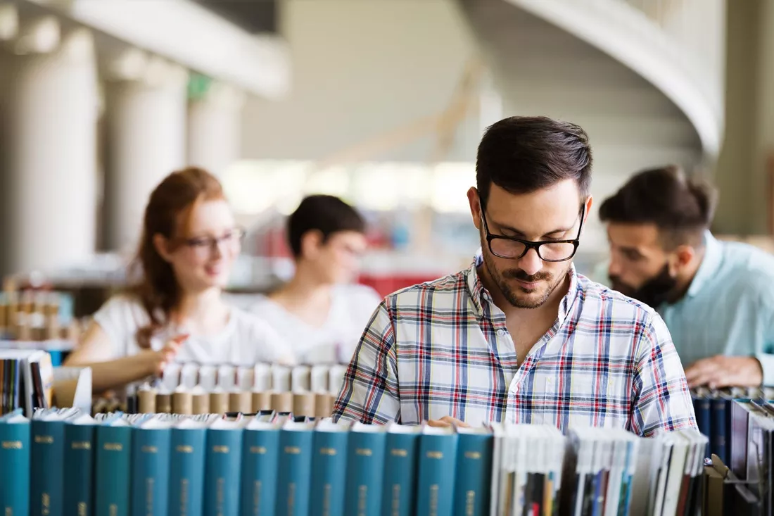 Jak zaplanować ścieżkę rozwoju zawodowego z pomocą studiów podyplomowych
